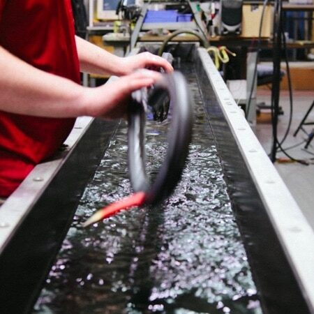 Inflatable seals in water